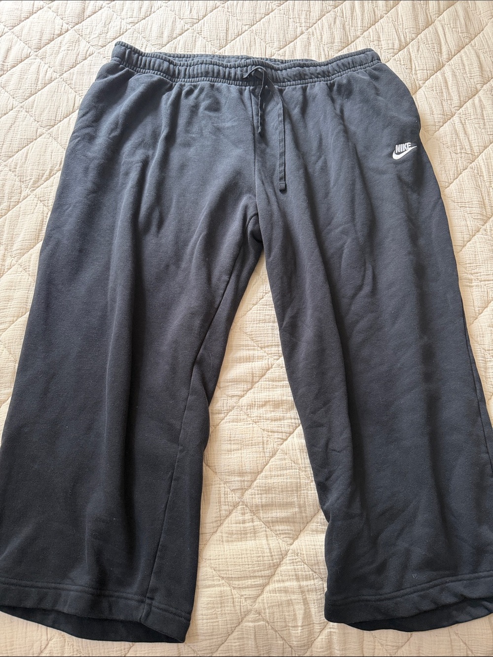 Nike Black Wide-Leg Fleece Sweatpants